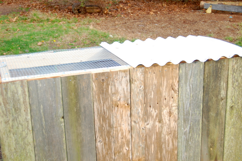 How to make a Mini Chicken Coop with Recycled Materials